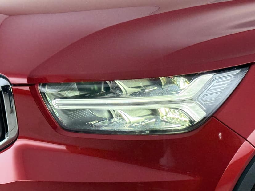 VOLVO XC40 2.0 B4 MHEV MOMENTUM AUTO EURO 6 S S 5DR 2020 20,980...