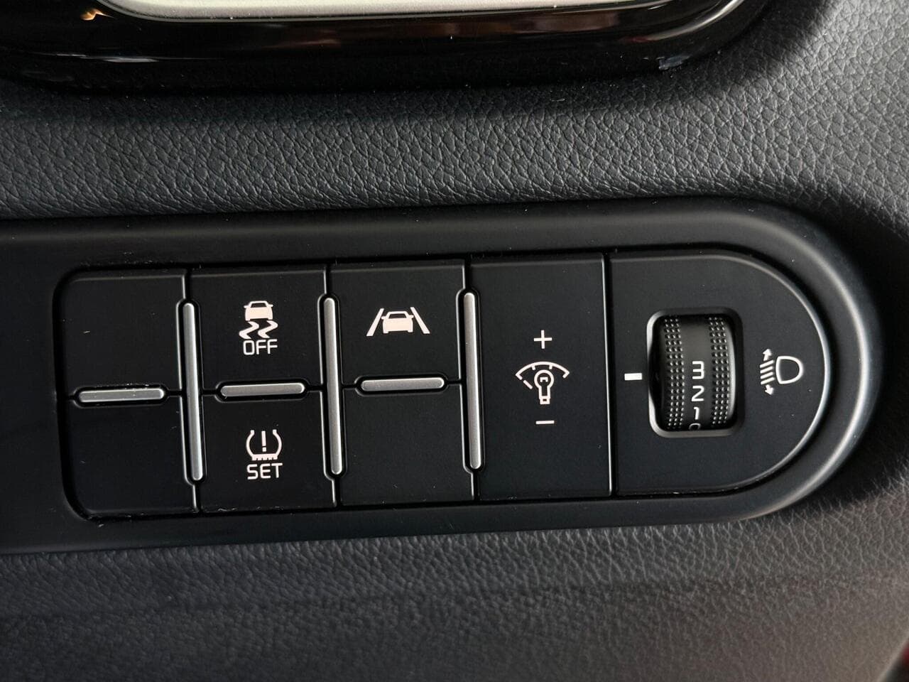 Kia Ceed thumbnail Misc Controls