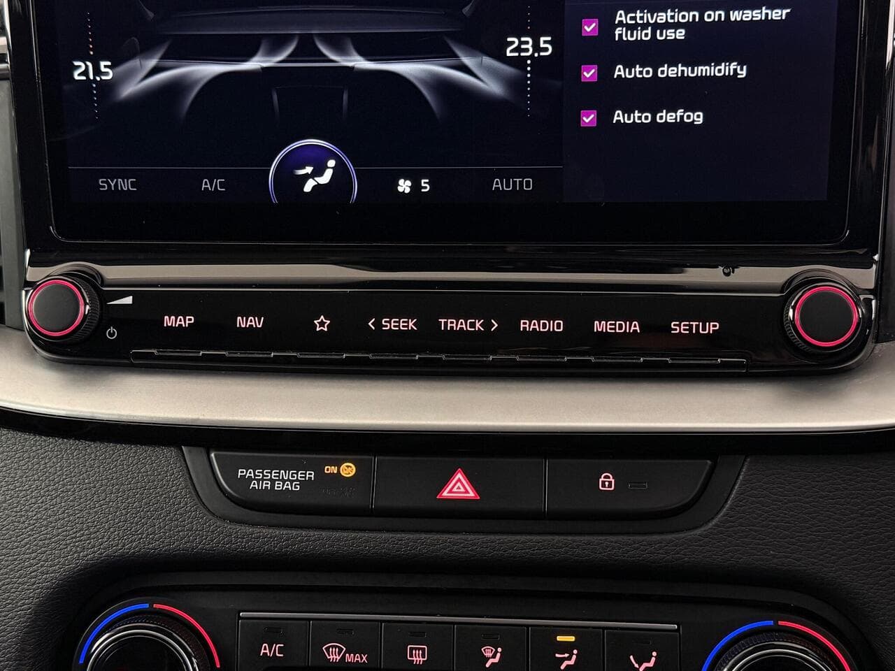 Kia Ceed thumbnail Infotainment System