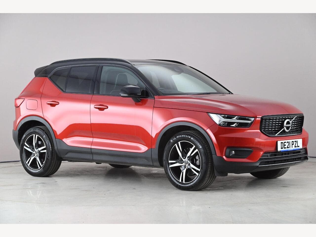 Volvo XC40 - Volvo XC40 2.0 B4 MHEV R-Design Auto Euro 6 (s/s) 5dr