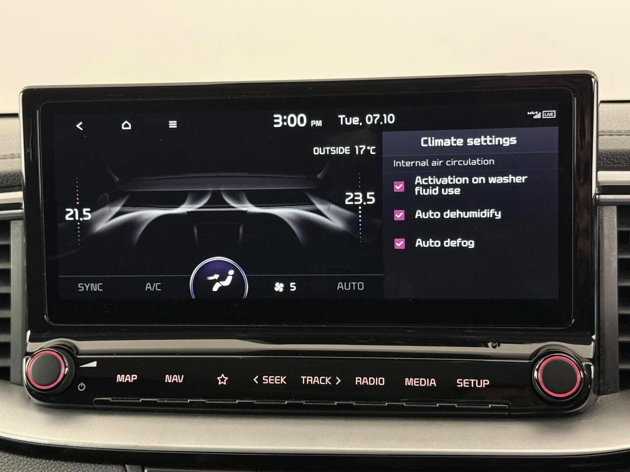 Kia Ceed thumbnail Infotainment System