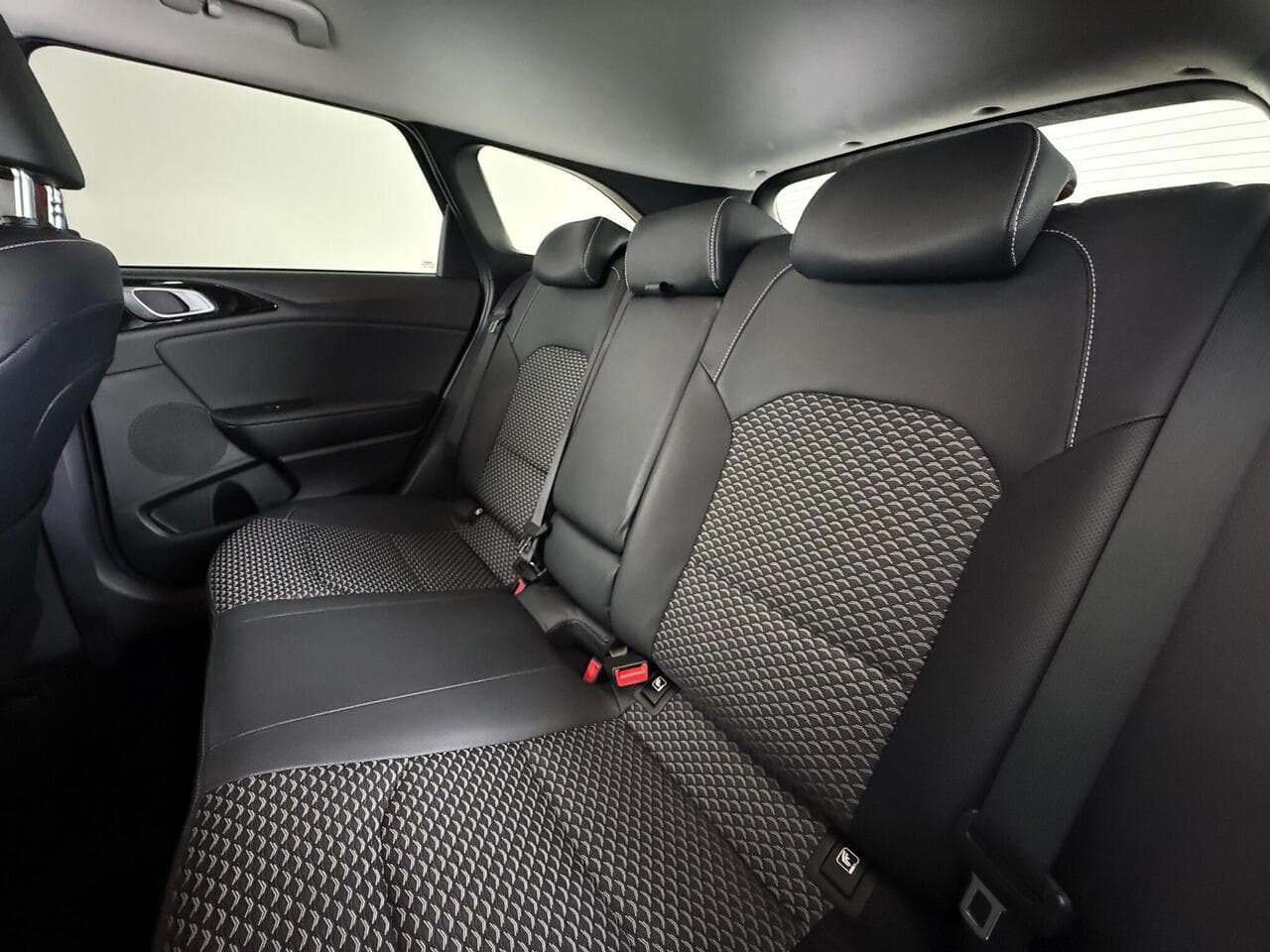 Kia Ceed thumbnail Seats Rear
