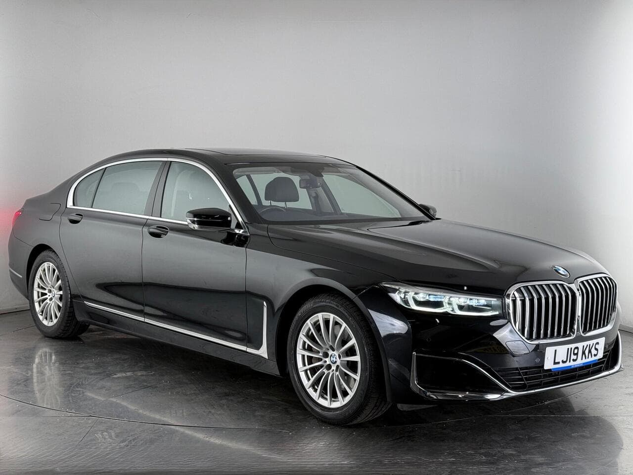 BMW 7 Series - BMW 7 Series 3.0 740Li Auto Euro 6 (s/s) 4dr