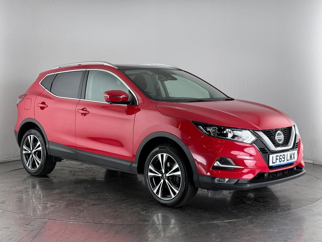 Nissan Qashqai - Nissan Qashqai 1.3 DIG-T N-Connecta Euro 6 (s/s) 5dr