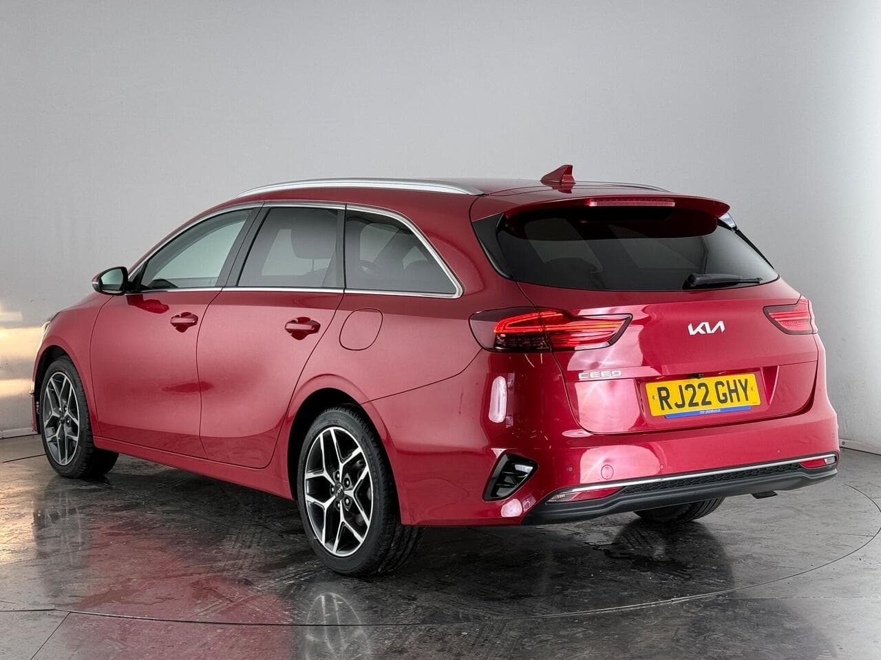 Kia Ceed thumbnail Rear Left