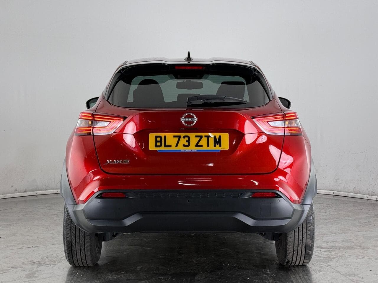 Nissan Juke thumbnail Rear