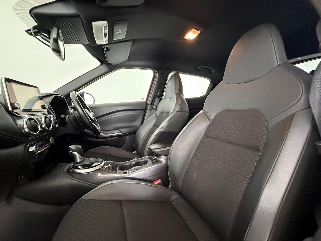 Nissan Juke thumbnail Seat Front Passenger