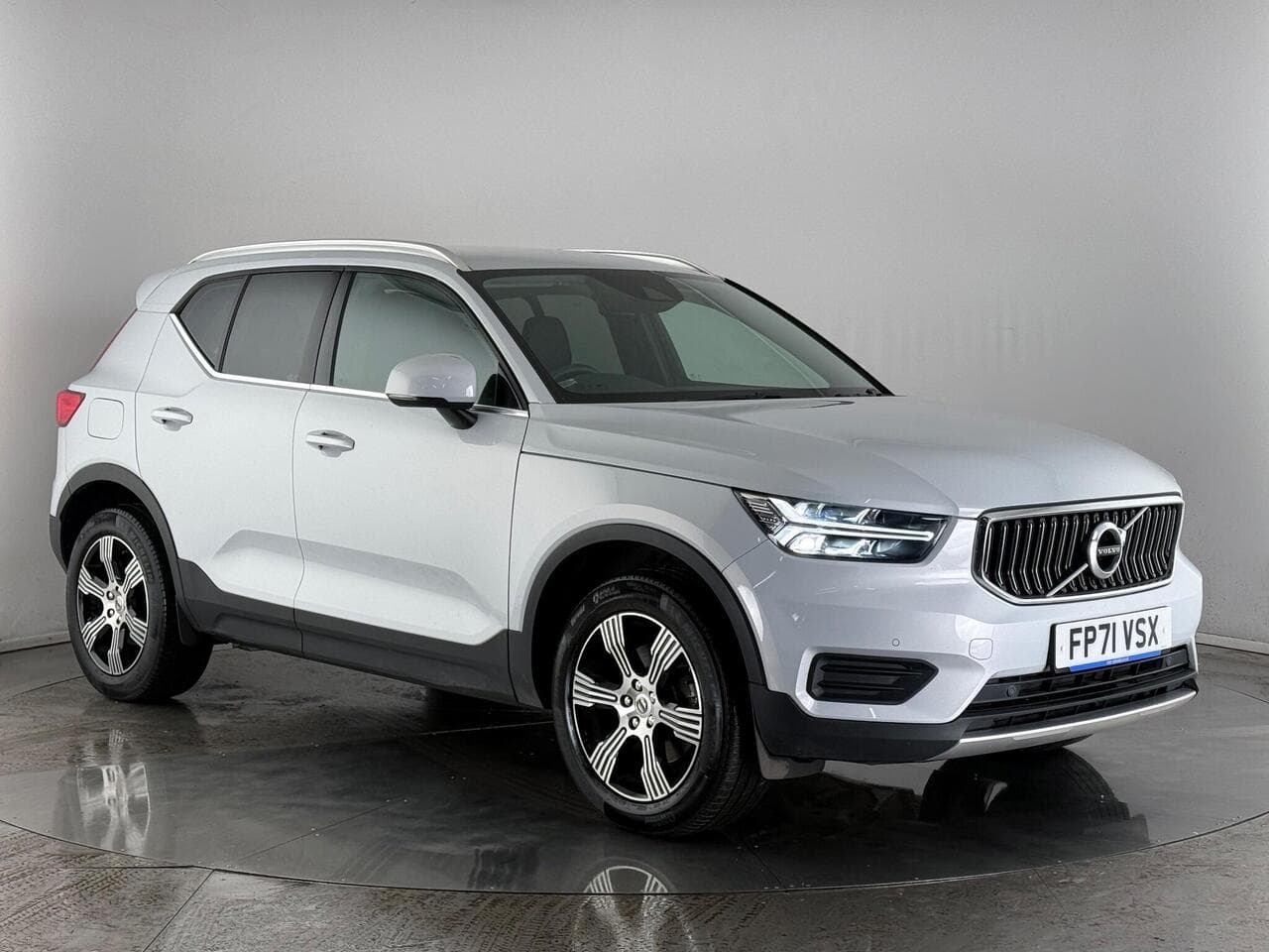 Volvo XC40 - Volvo XC40 2.0 B4 MHEV Inscription DCT Auto AWD Euro 6 (s/s) 5dr