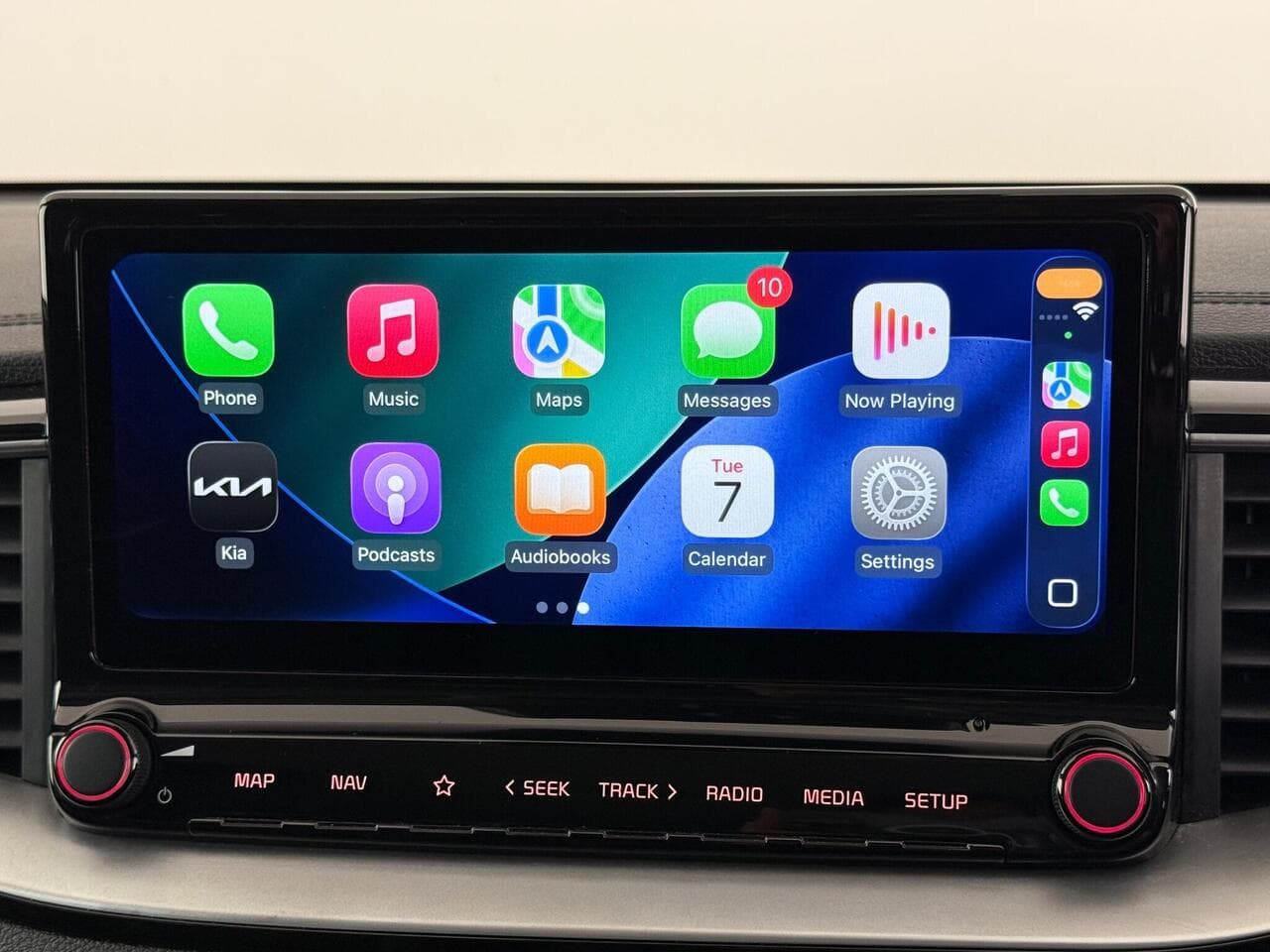 Kia Ceed thumbnail Infotainment System