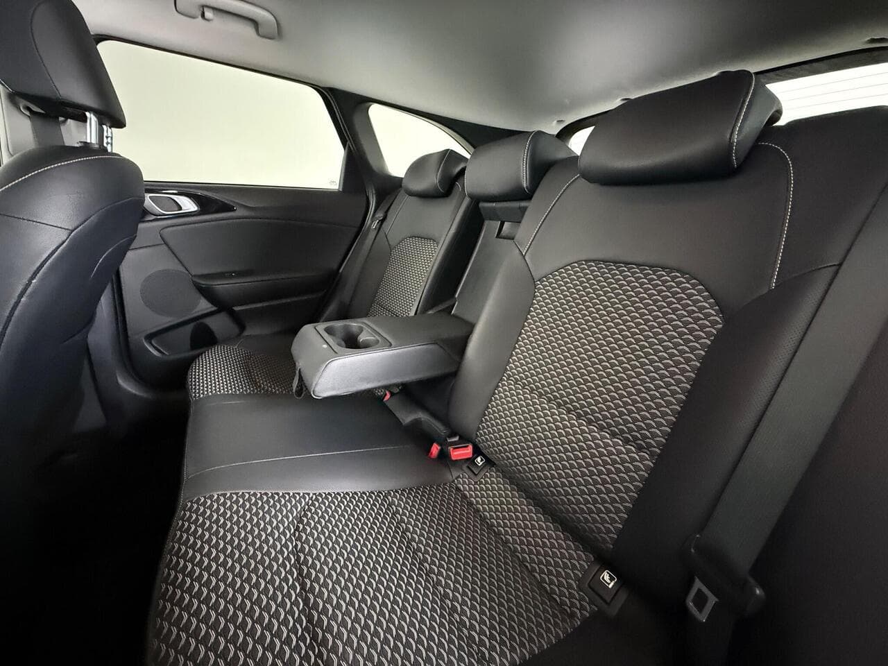 Kia Ceed thumbnail Seats Rear