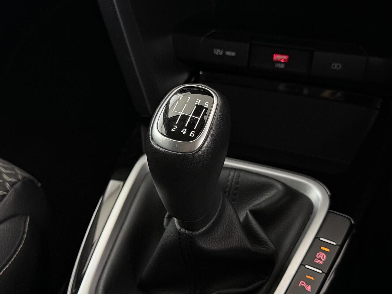 Kia Ceed thumbnail Interior Front