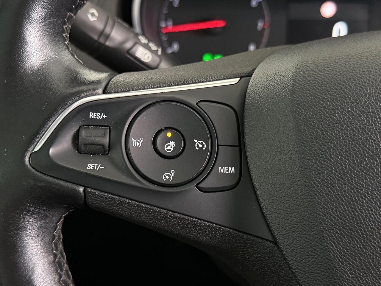 Vauxhall Grandland X thumbnail Misc Controls