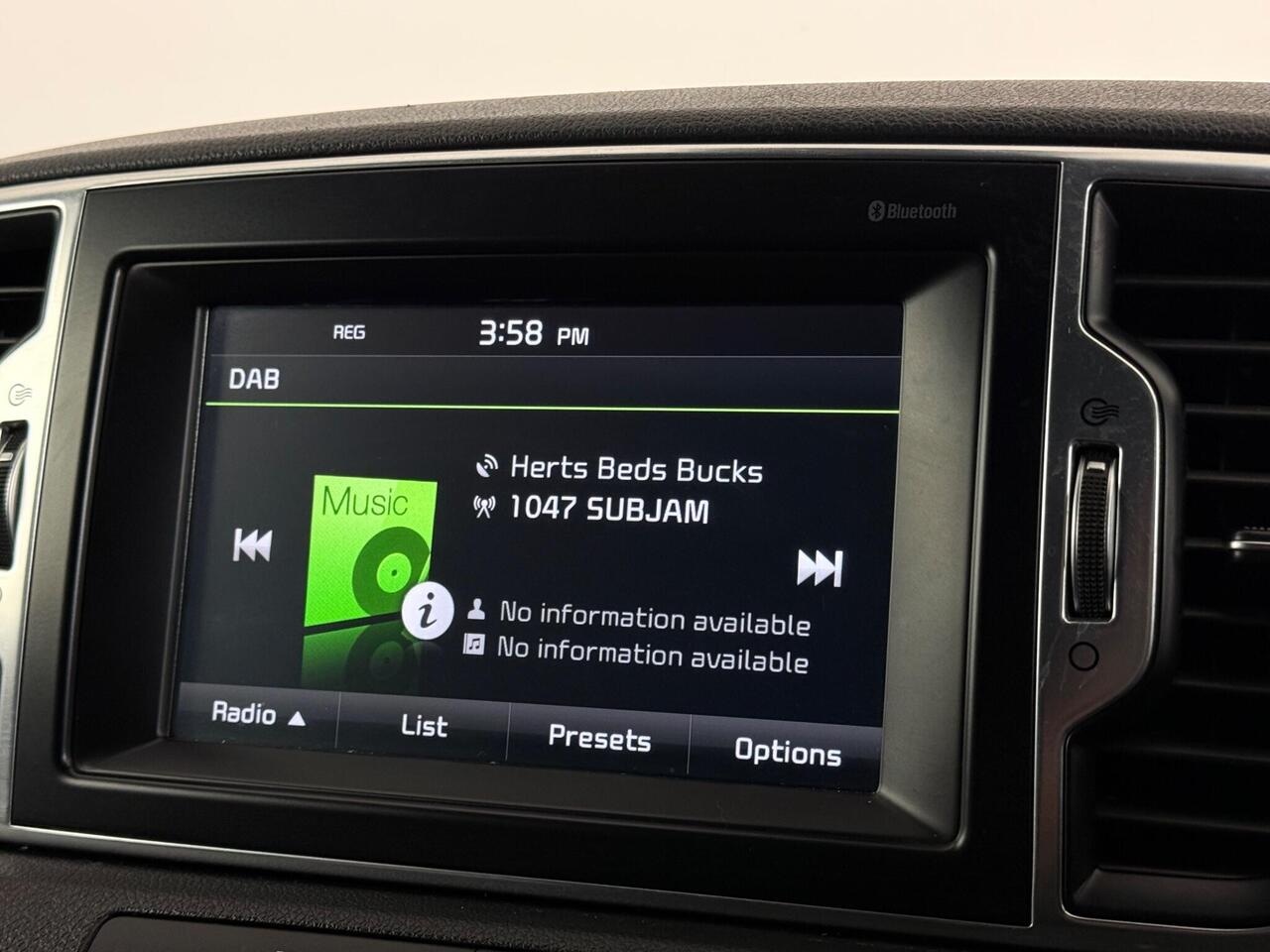 Kia Sportage thumbnail Infotainment System