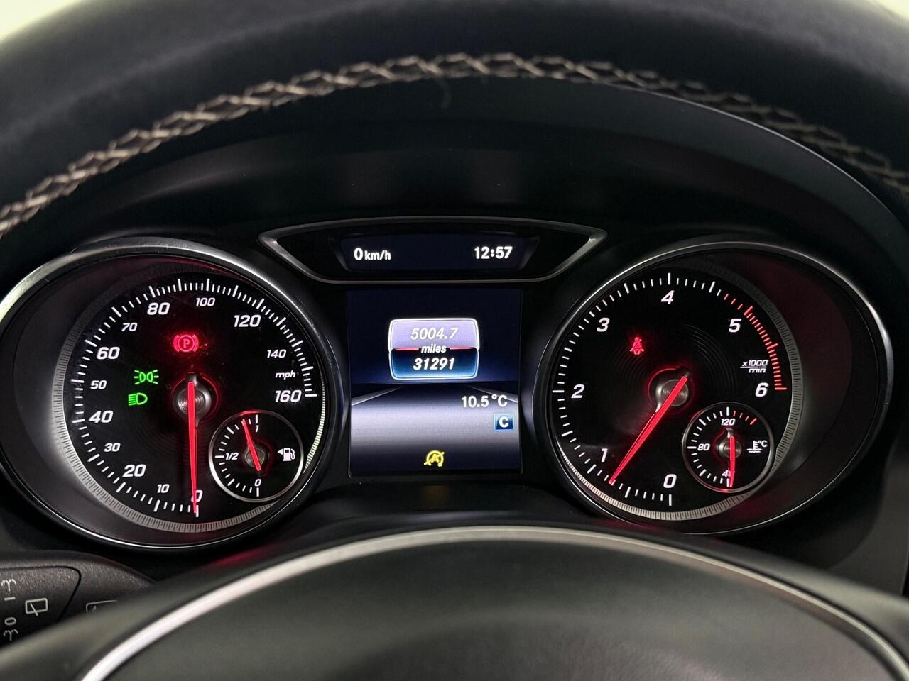 Mercedes-Benz GLA thumbnail Driver Instruments