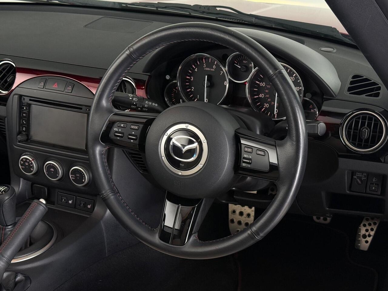 Mazda MX-5 thumbnail Steering Wheel