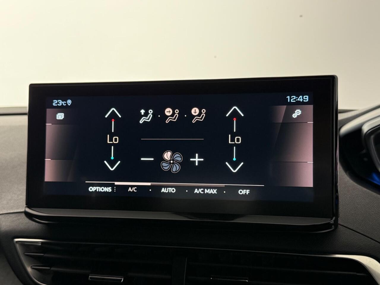 Peugeot 3008 thumbnail Infotainment System