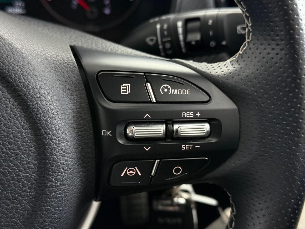 Kia Stonic thumbnail Misc Controls