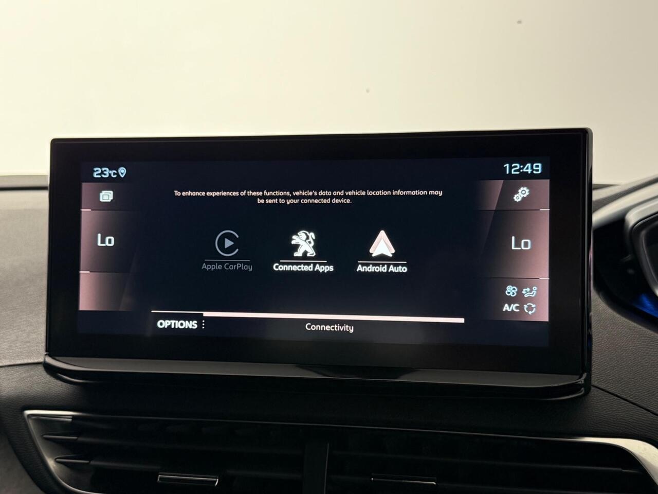 Peugeot 3008 thumbnail Infotainment System