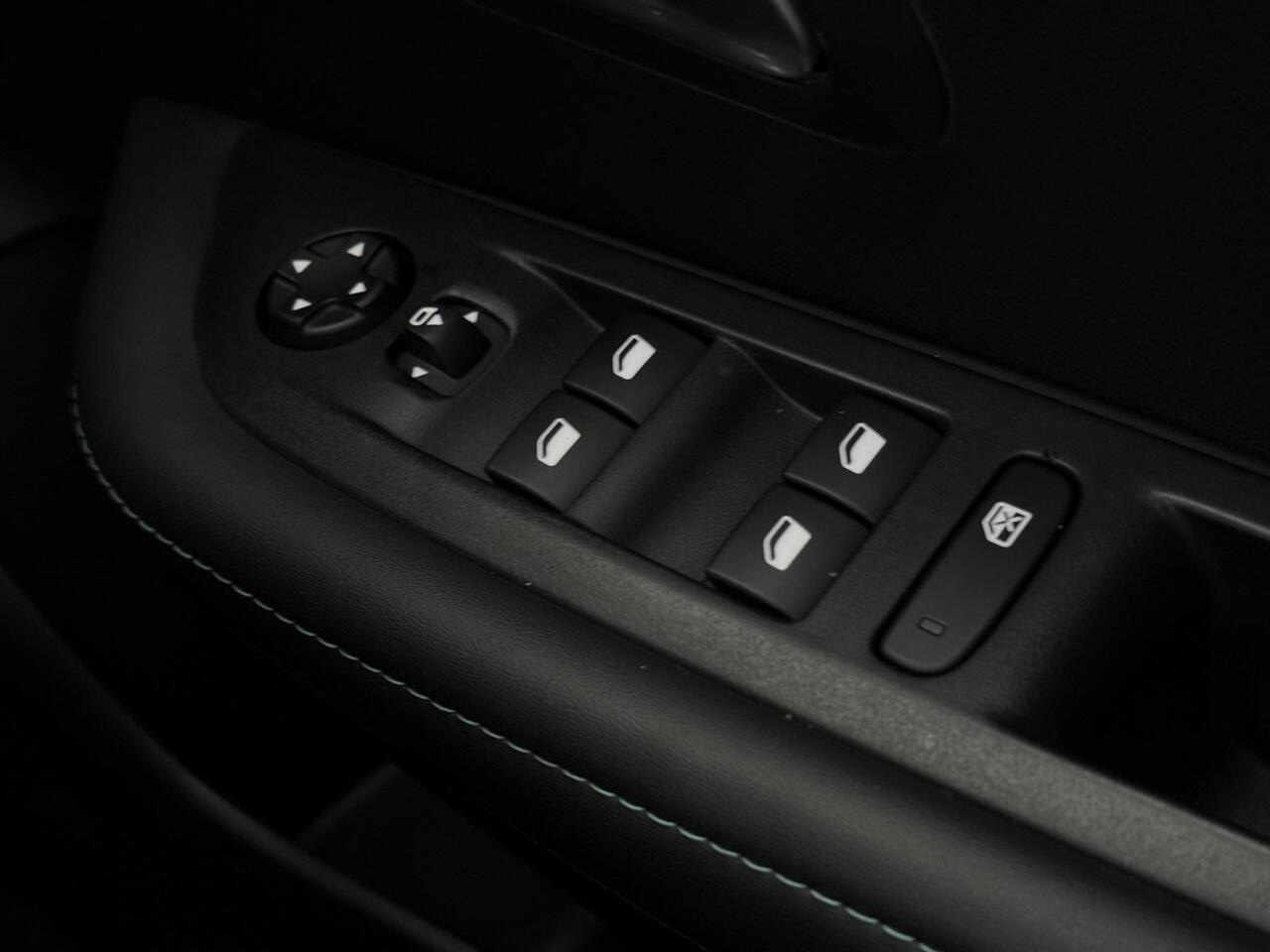 Peugeot 208 thumbnail Misc Controls