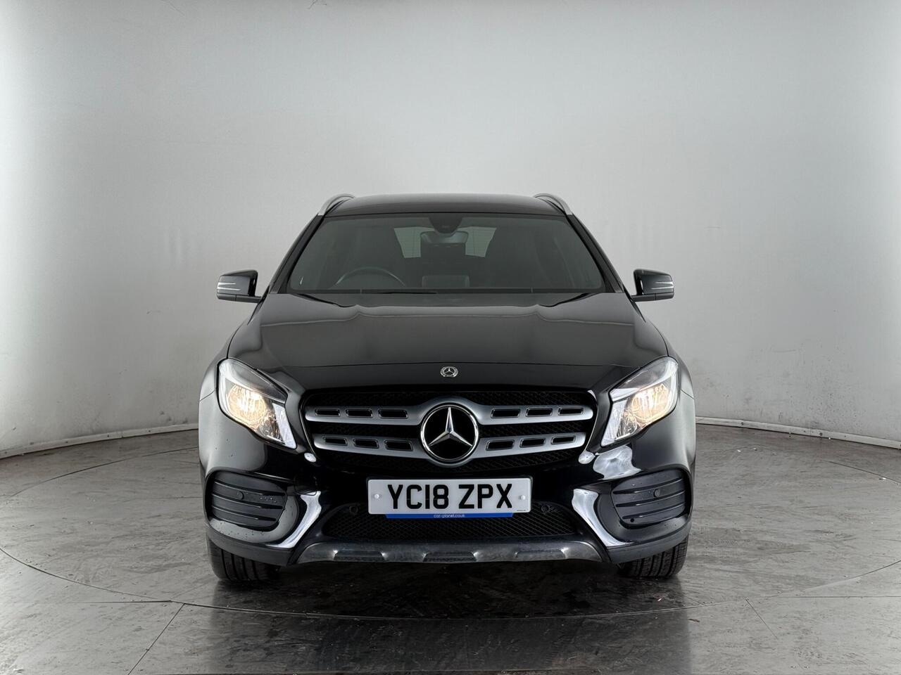 Mercedes-Benz GLA thumbnail Front