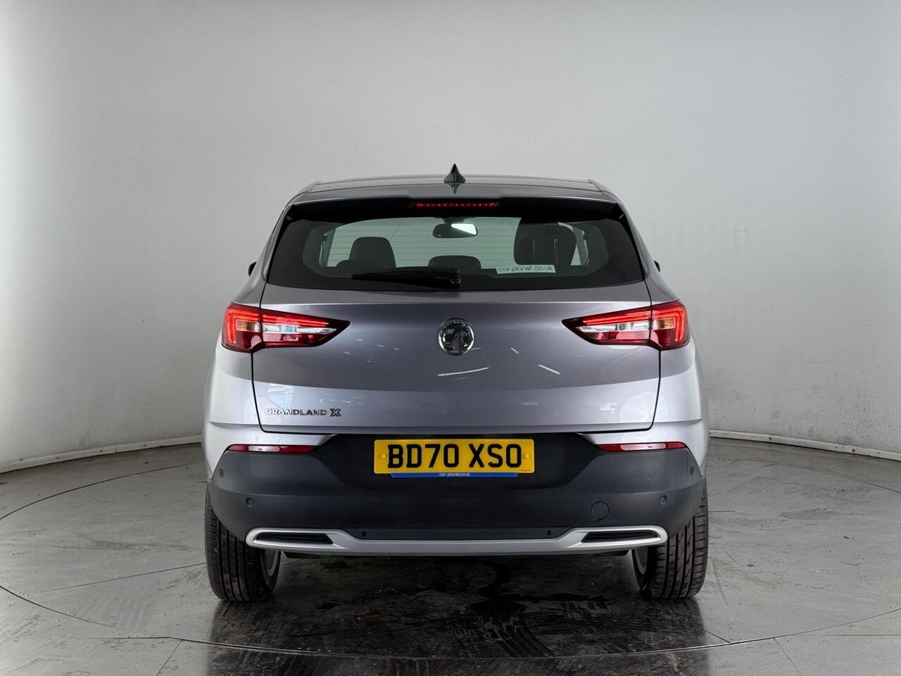 Vauxhall Grandland X thumbnail Rear