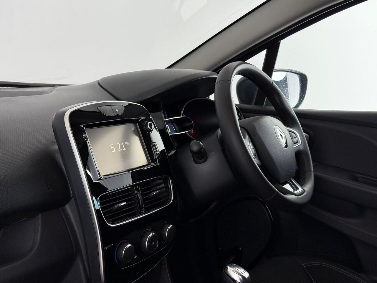 Renault Clio thumbnail Interior Front