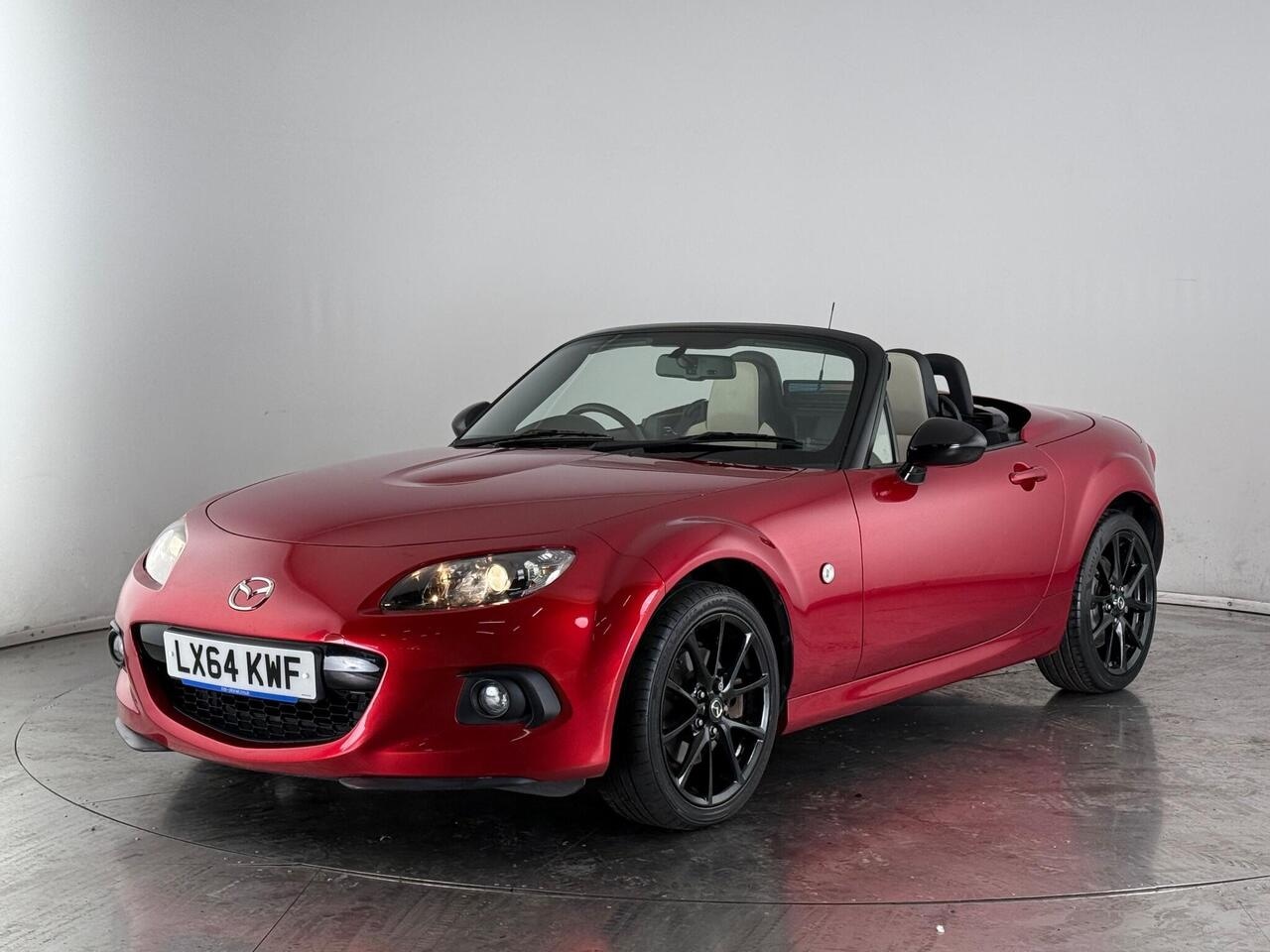 Mazda MX-5 thumbnail Front Left