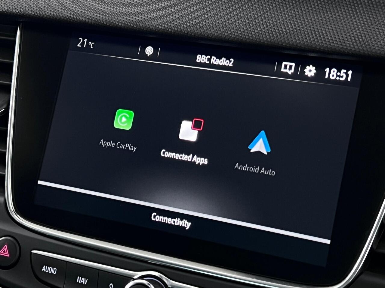 Vauxhall Crossland thumbnail Infotainment System