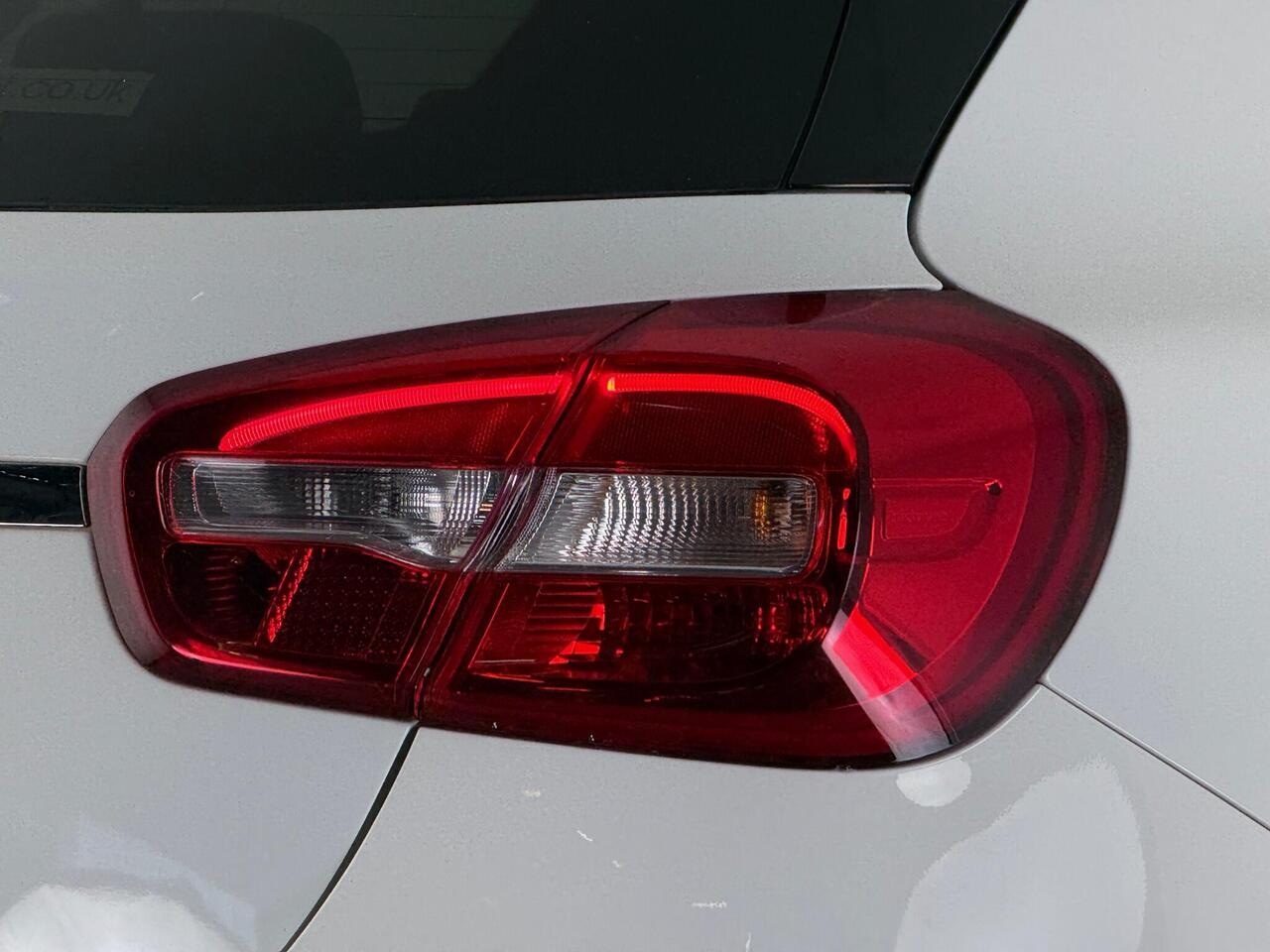Mercedes-Benz GLA thumbnail Lights Rear