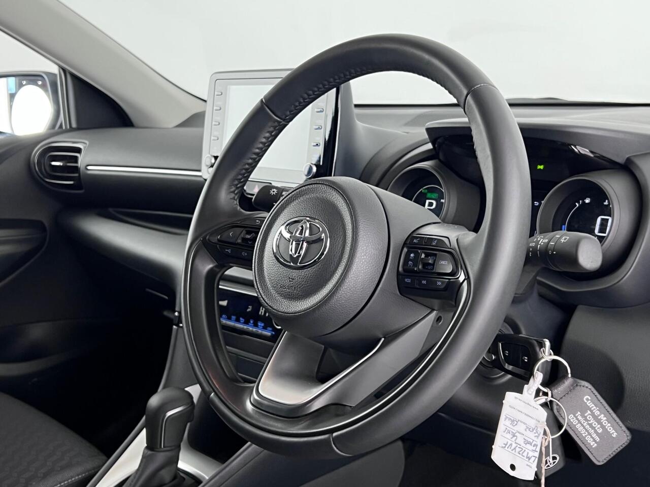 Toyota Yaris thumbnail Steering Wheel
