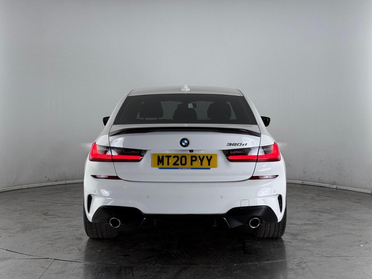 BMW 3 Series thumbnail Rear