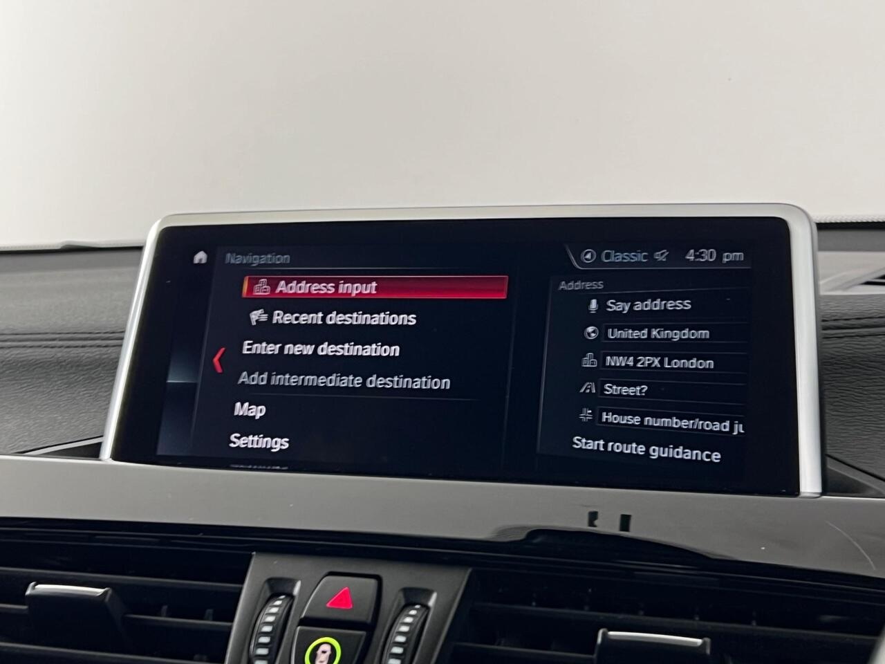 BMW X2 thumbnail Infotainment System
