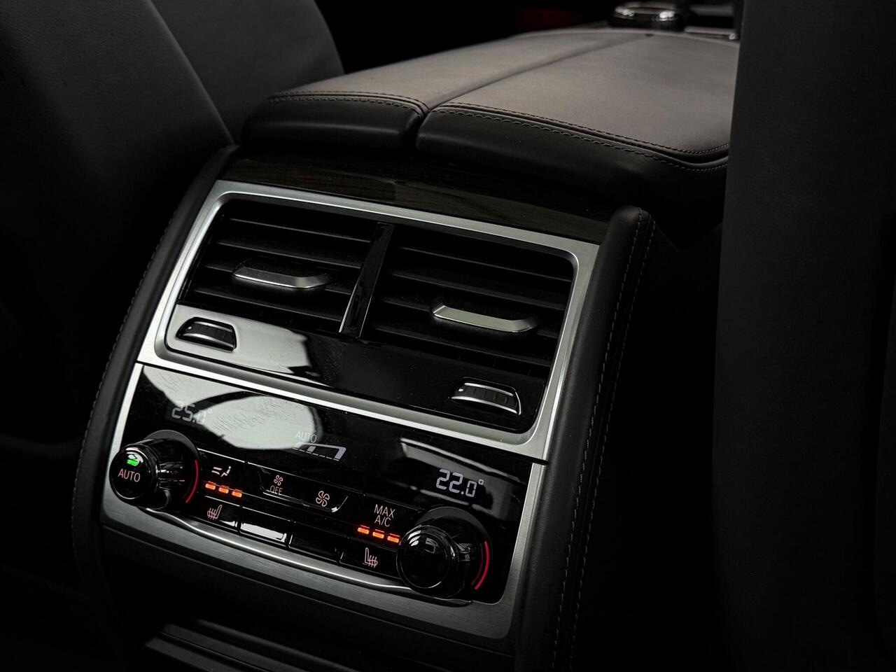 BMW 7 Series thumbnail Infotainment System