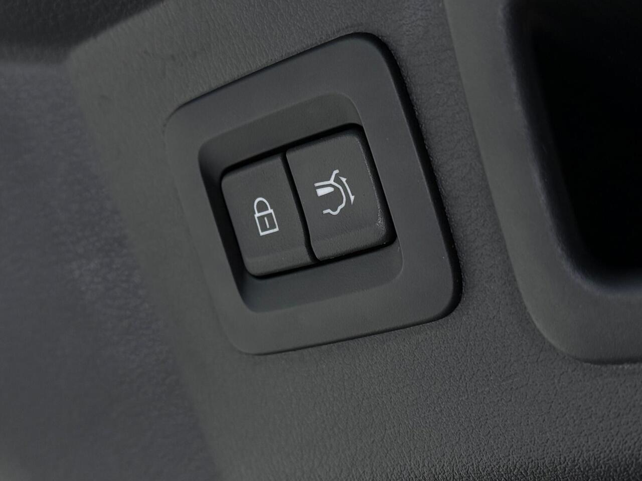 Mazda CX-60 thumbnail Misc Controls