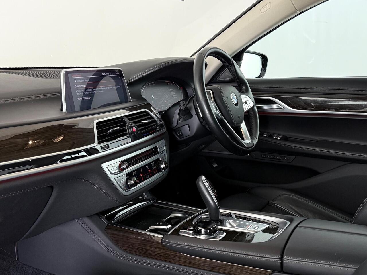 BMW 7 Series thumbnail Interior Front