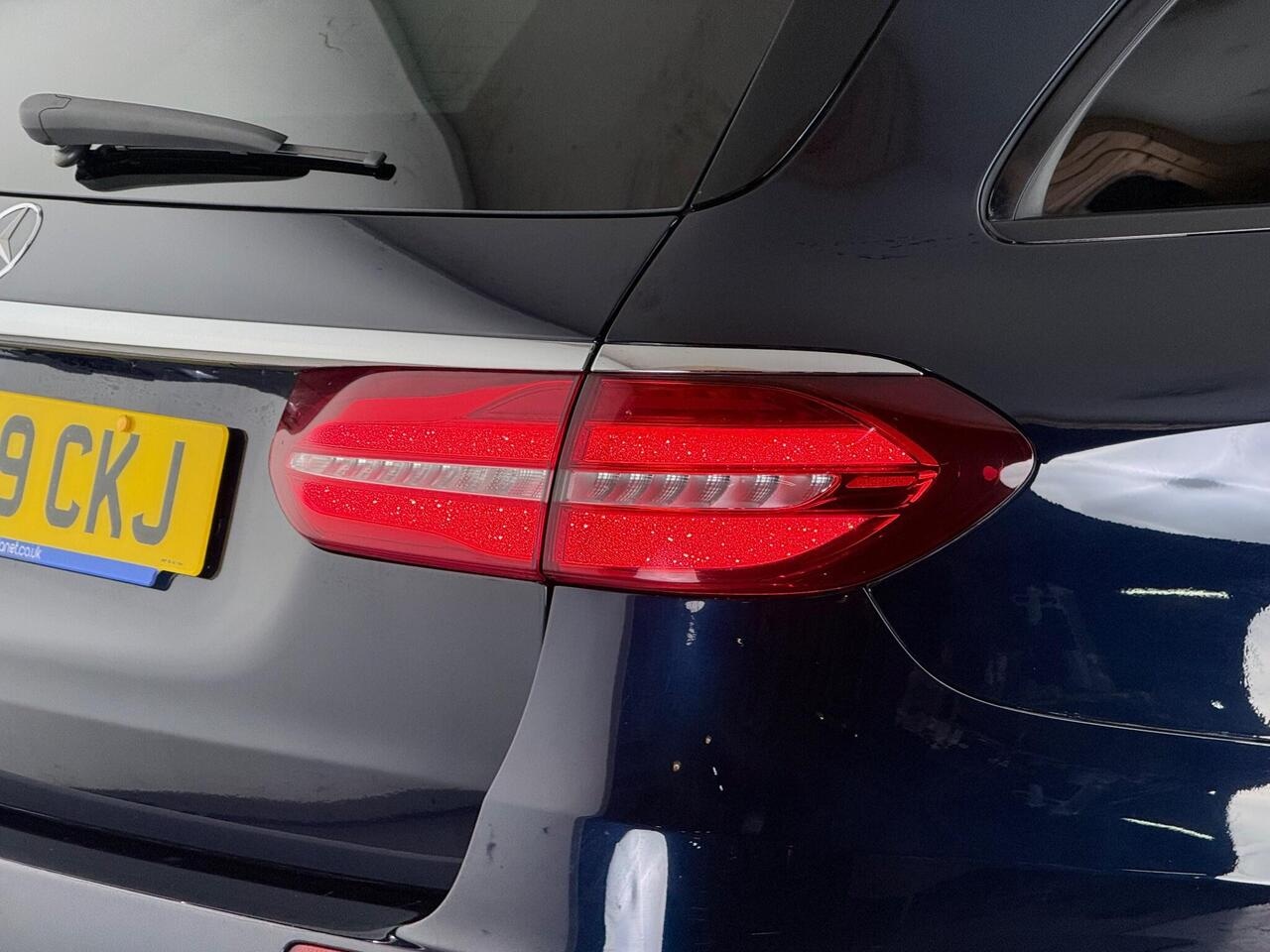 Mercedes-Benz E Class thumbnail Lights Rear