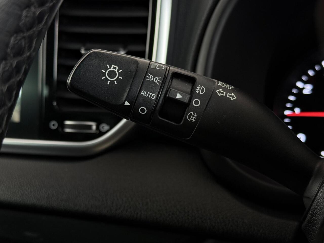 Kia Sportage thumbnail Misc Controls