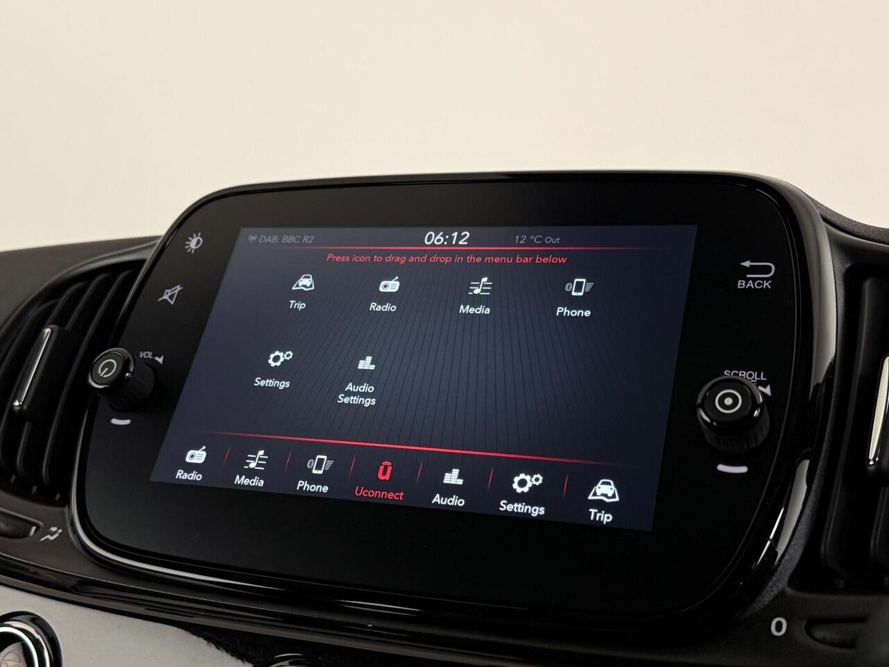 Fiat 500C thumbnail Infotainment System