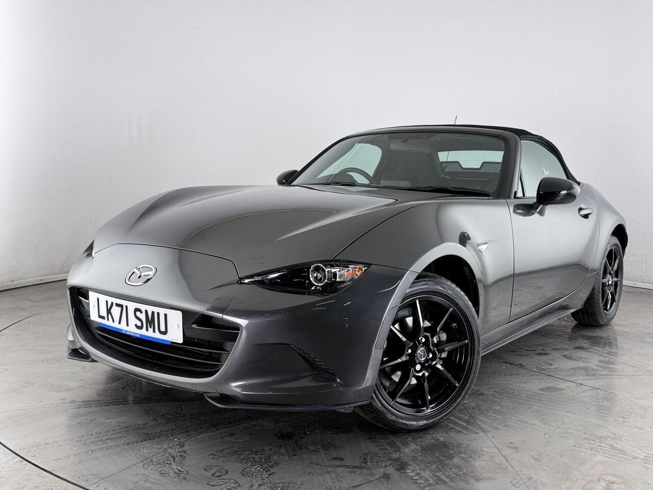 Mazda MX-5 thumbnail Front Left