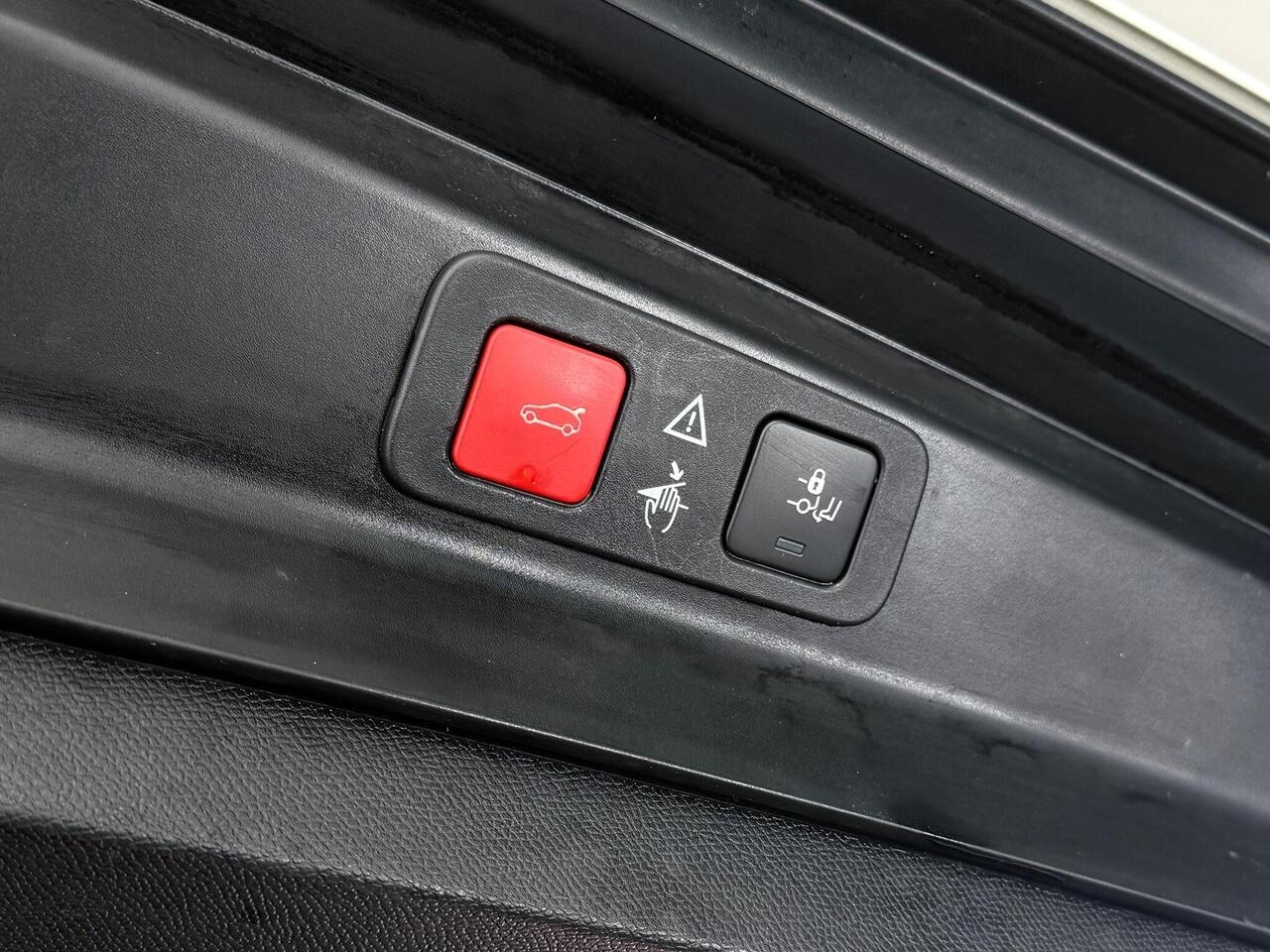 Peugeot 5008 thumbnail Misc Controls