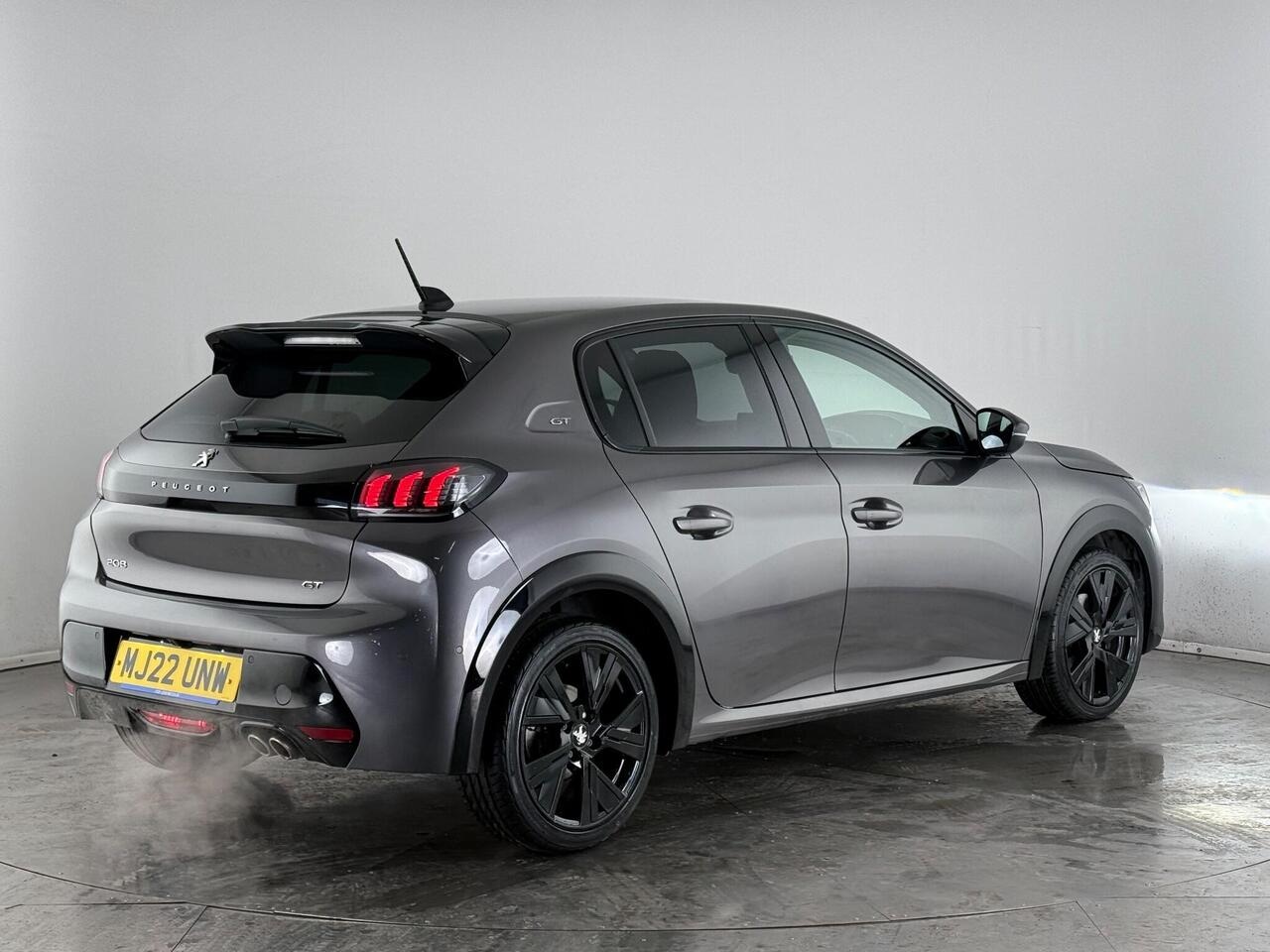 Peugeot 208 thumbnail Rear Right