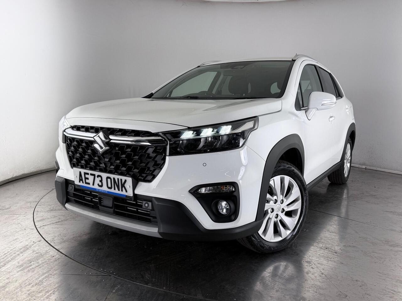 Suzuki S-Cross thumbnail Front Left