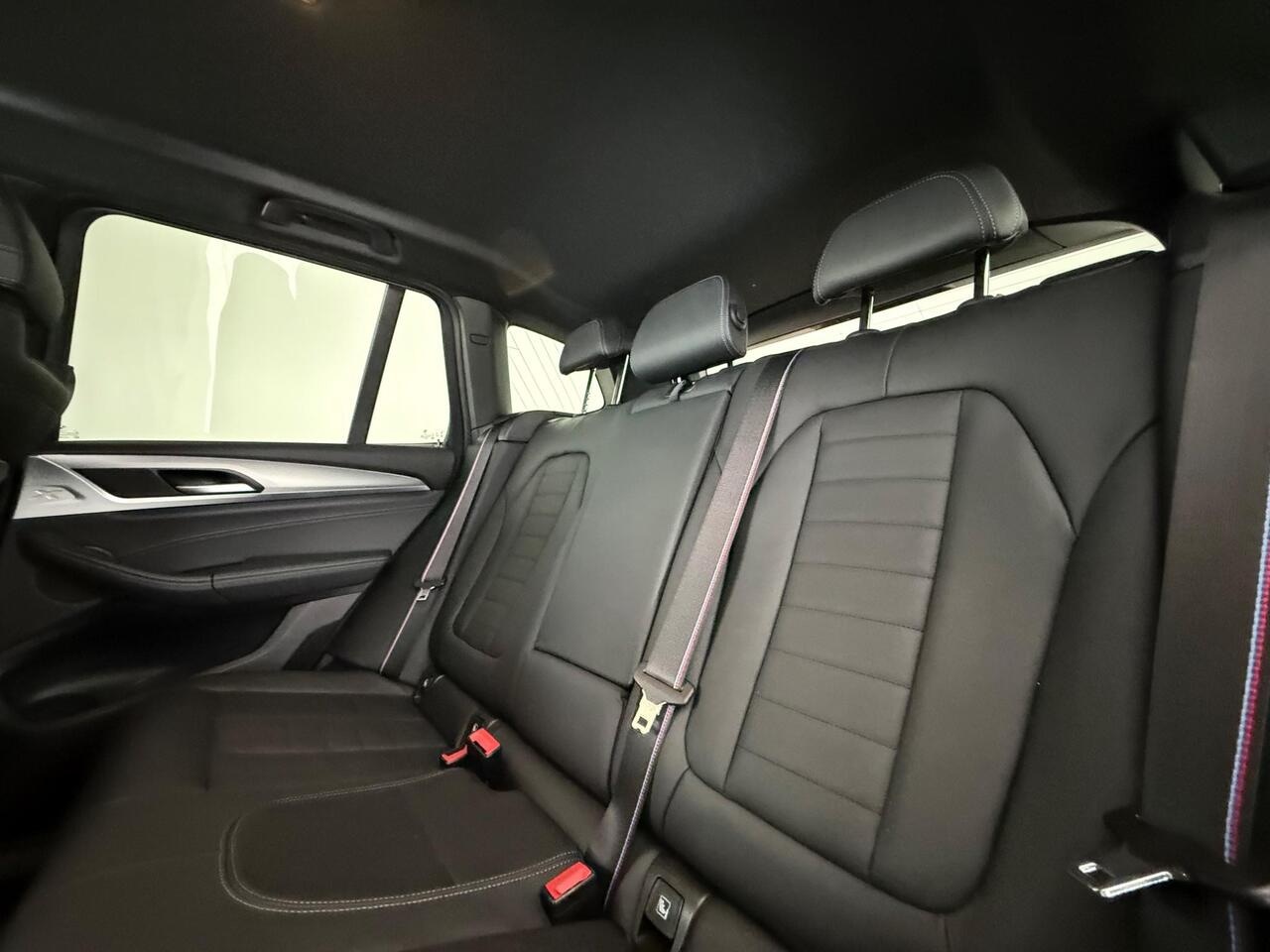 BMW X3 thumbnail Seats Rear