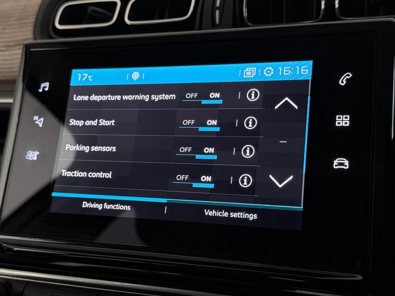 Citroen C3 thumbnail Infotainment System