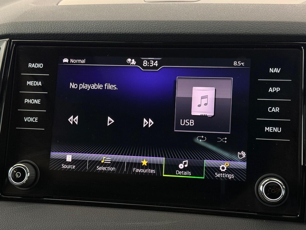 Skoda Karoq thumbnail Infotainment System