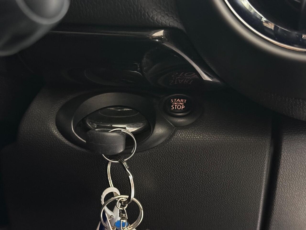 MINI Paceman thumbnail Interior Front