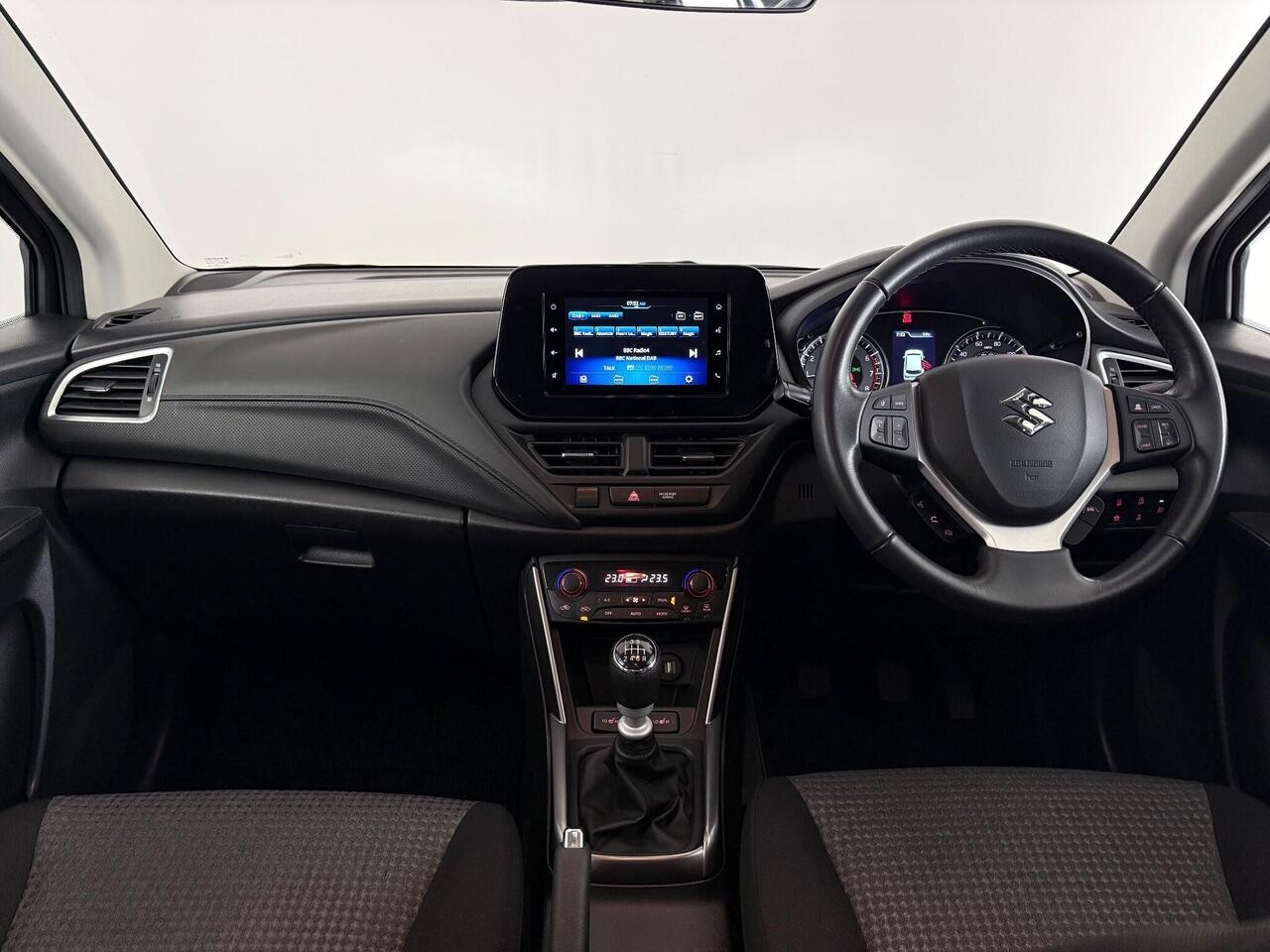 Suzuki S-Cross thumbnail Interior Front