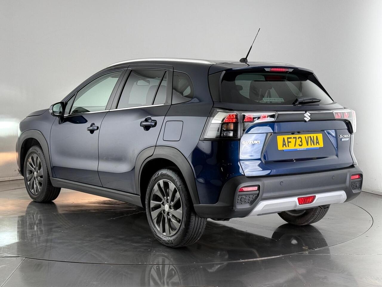 Suzuki S-Cross thumbnail Rear Left