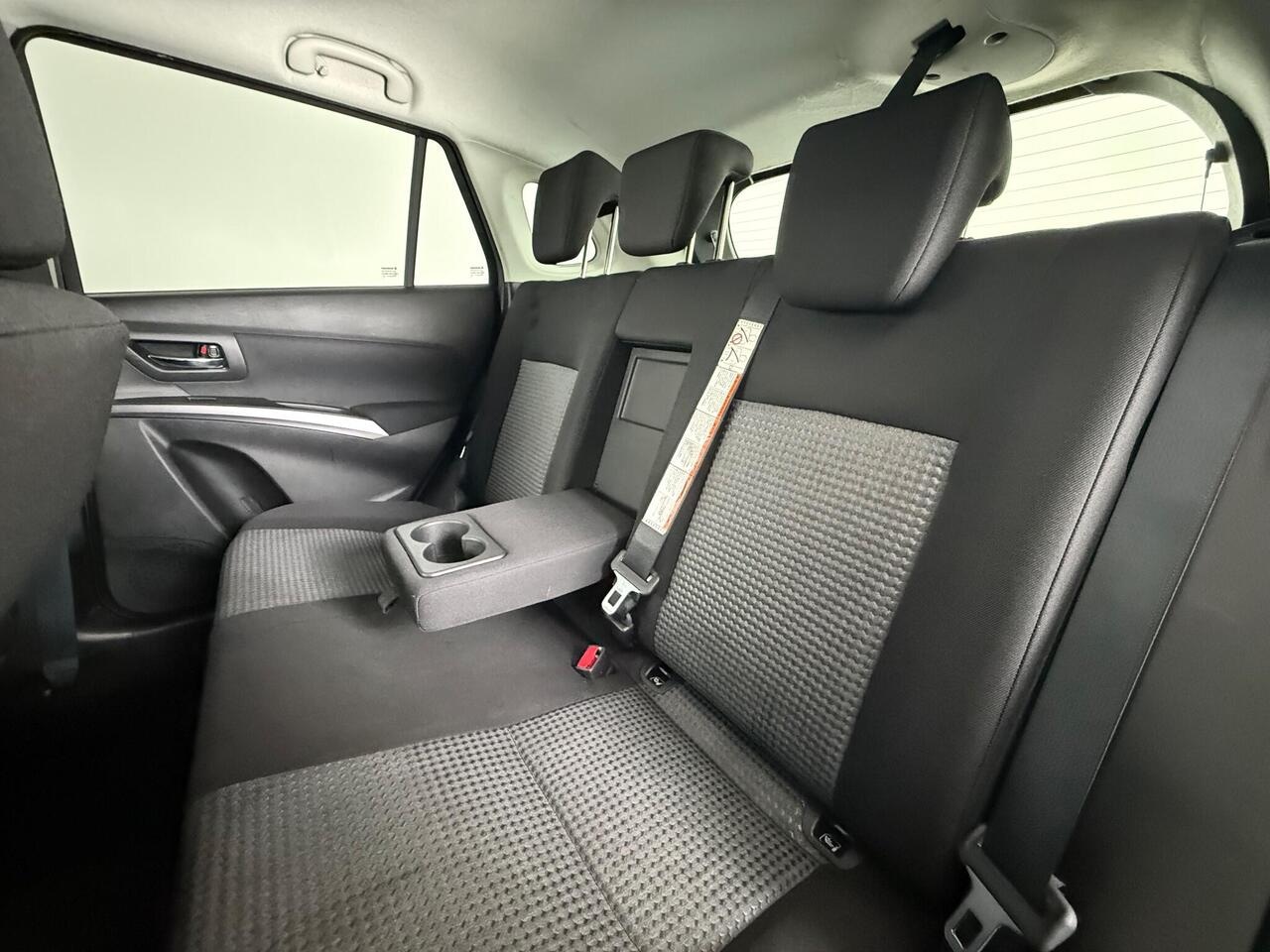 Suzuki S-Cross thumbnail Seats Rear