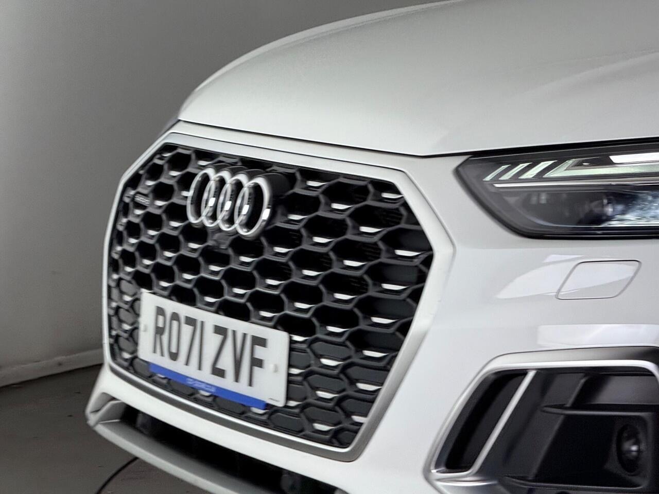 Audi Q5 thumbnail Lights Front